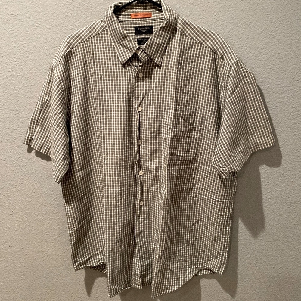 Good condition Dockers button up shirt